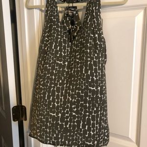 Banana Republic V neck racerback top Size S